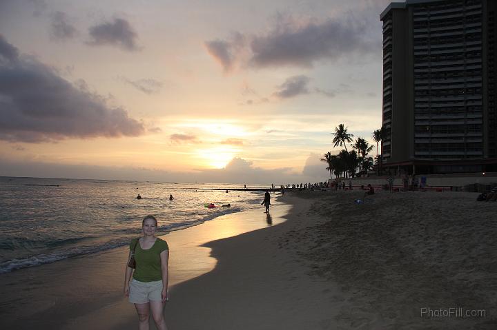 0016-Hawaii2008.jpg - Waikiki Beach sunset