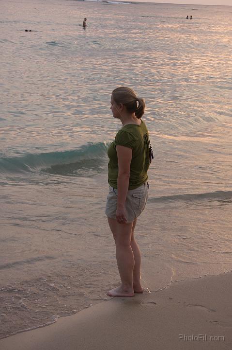 0017-Hawaii2008.jpg - Waikiki Beach Sunset