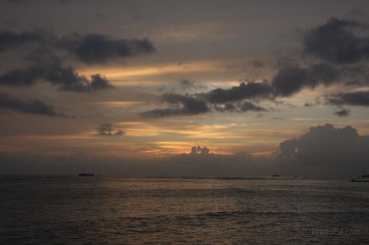 0039-Hawaii2008.jpg - Waikiki Beach