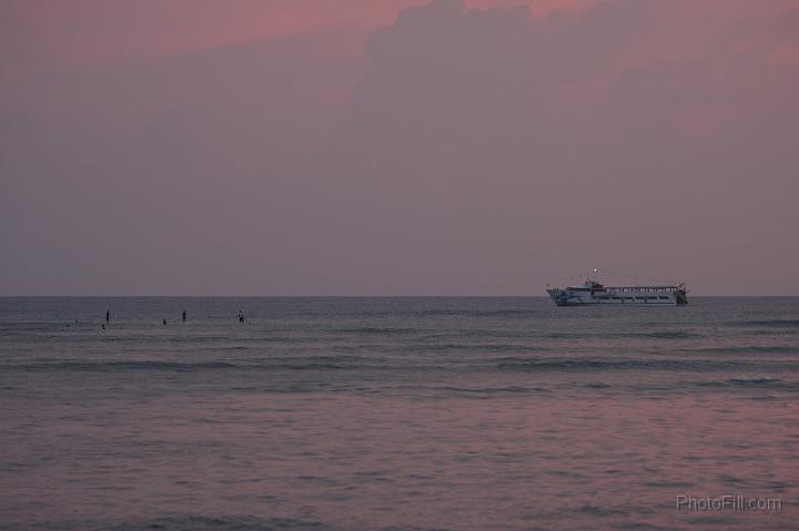 0067-Hawaii2008.jpg - Waikiki Beach