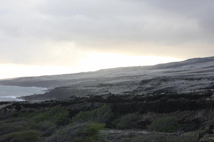 1224-Hawaii2008.jpg - Southern Maui "illegal" road - Arid