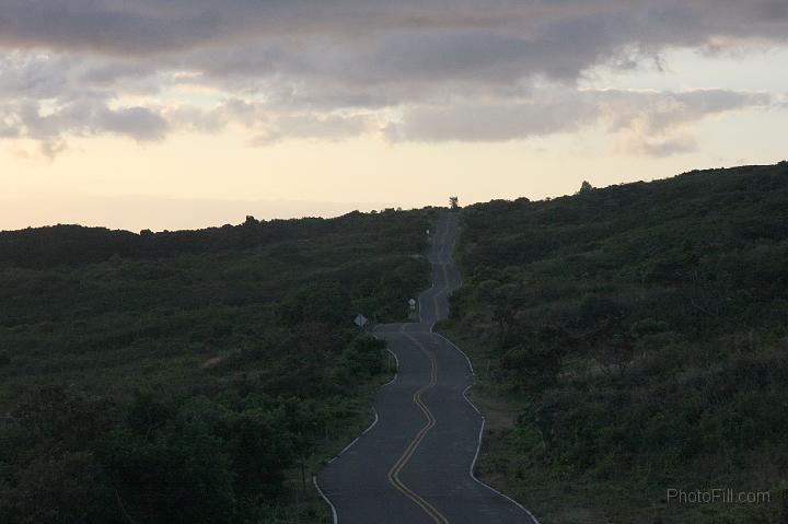 1257-Hawaii2008.jpg - Southern Maui "illegal" road - Arid