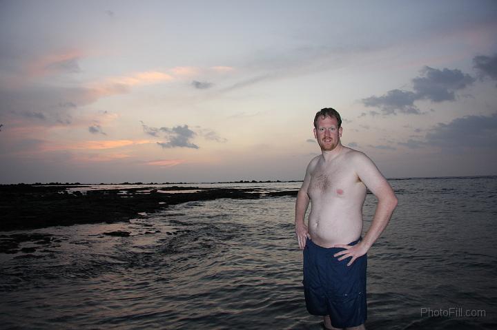 1910-Hawaii2008.jpg - Beach outside our Hotel